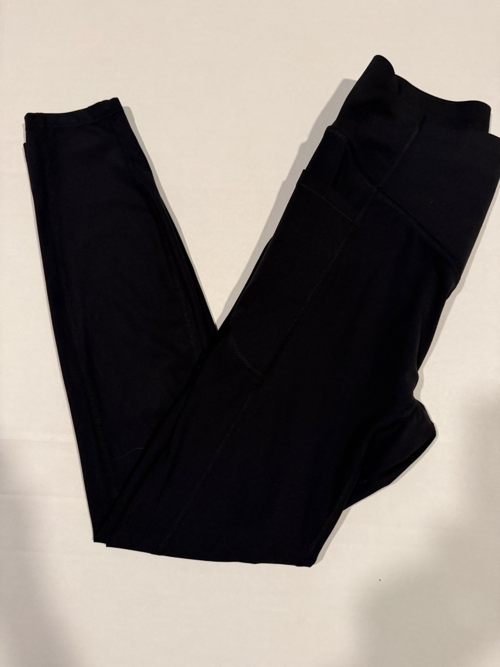 HALARA Black High-Waist 7/8 Leggings with Side Pocket